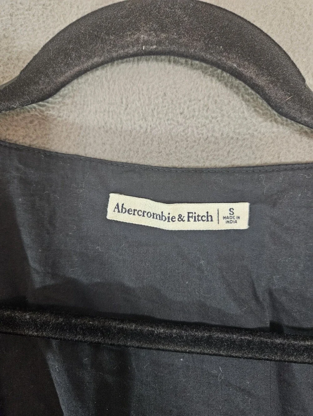 Abercrombie Fitch Womens Small Crop Shirt Bubble Puff Half Sleeve Vneck Bow
